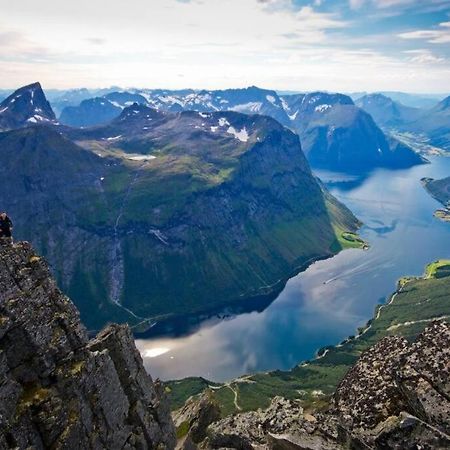 Leilighet I Hjertet Av Sunnmore! Sykkylven Exterior photo